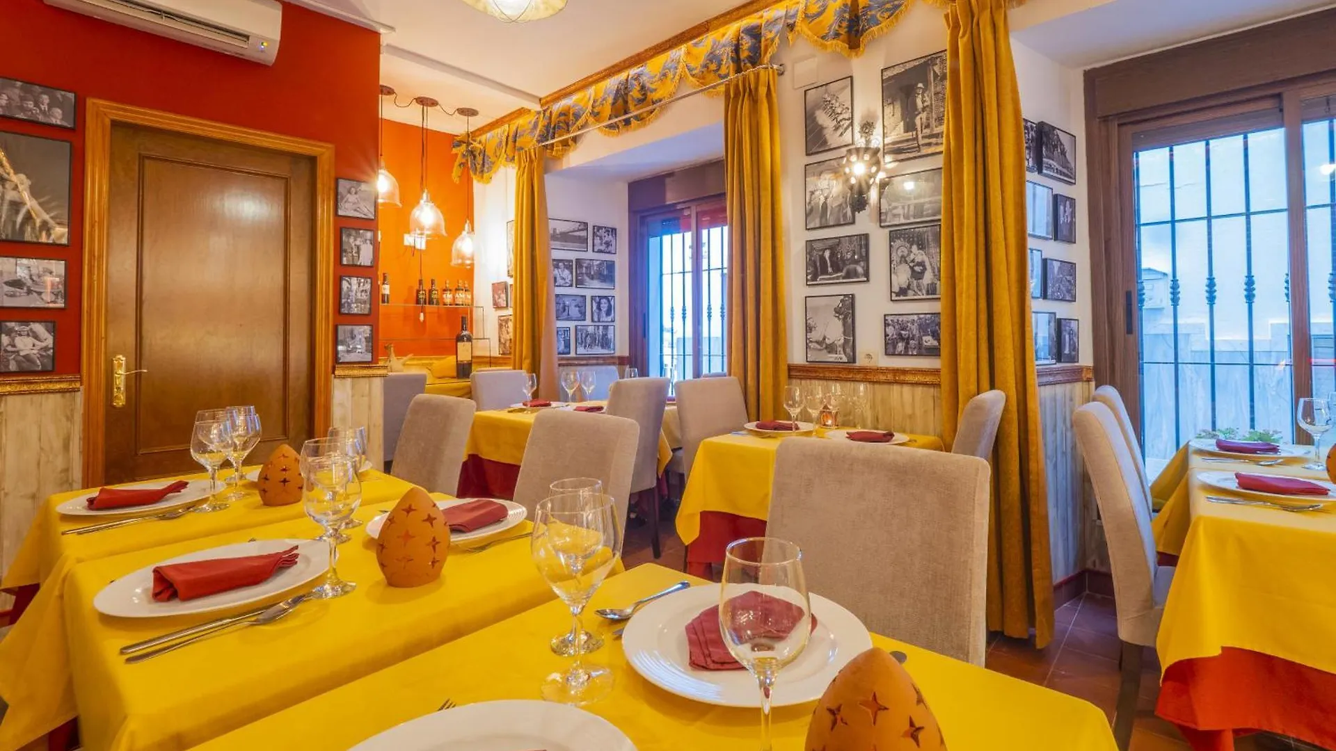 Cubo'S Hostal La Plaza Room 102 With Breakfast Tolox 0*,  Spain