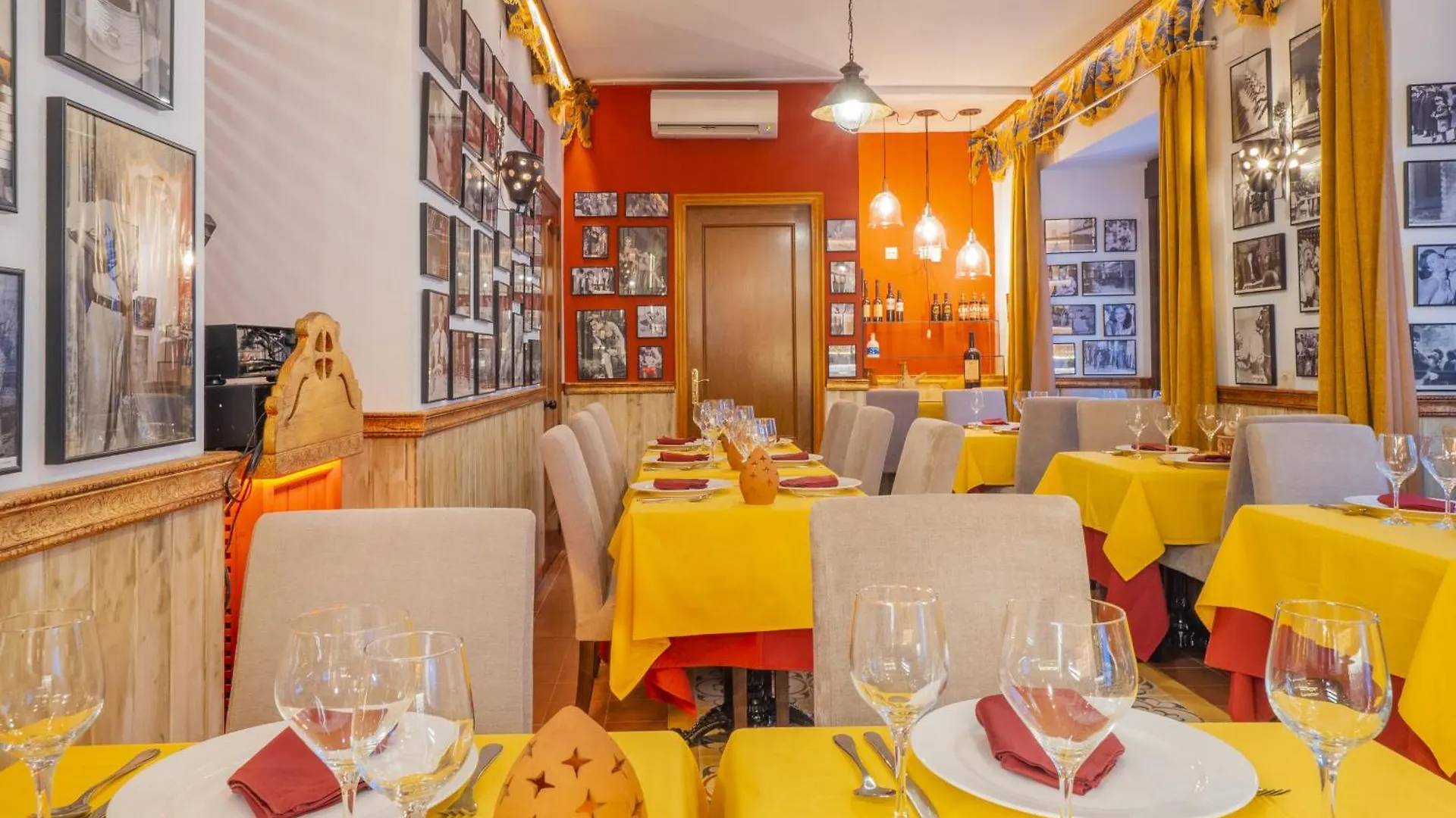 Cubo'S Hostal La Plaza Room 102 With Breakfast Tolox Guest house