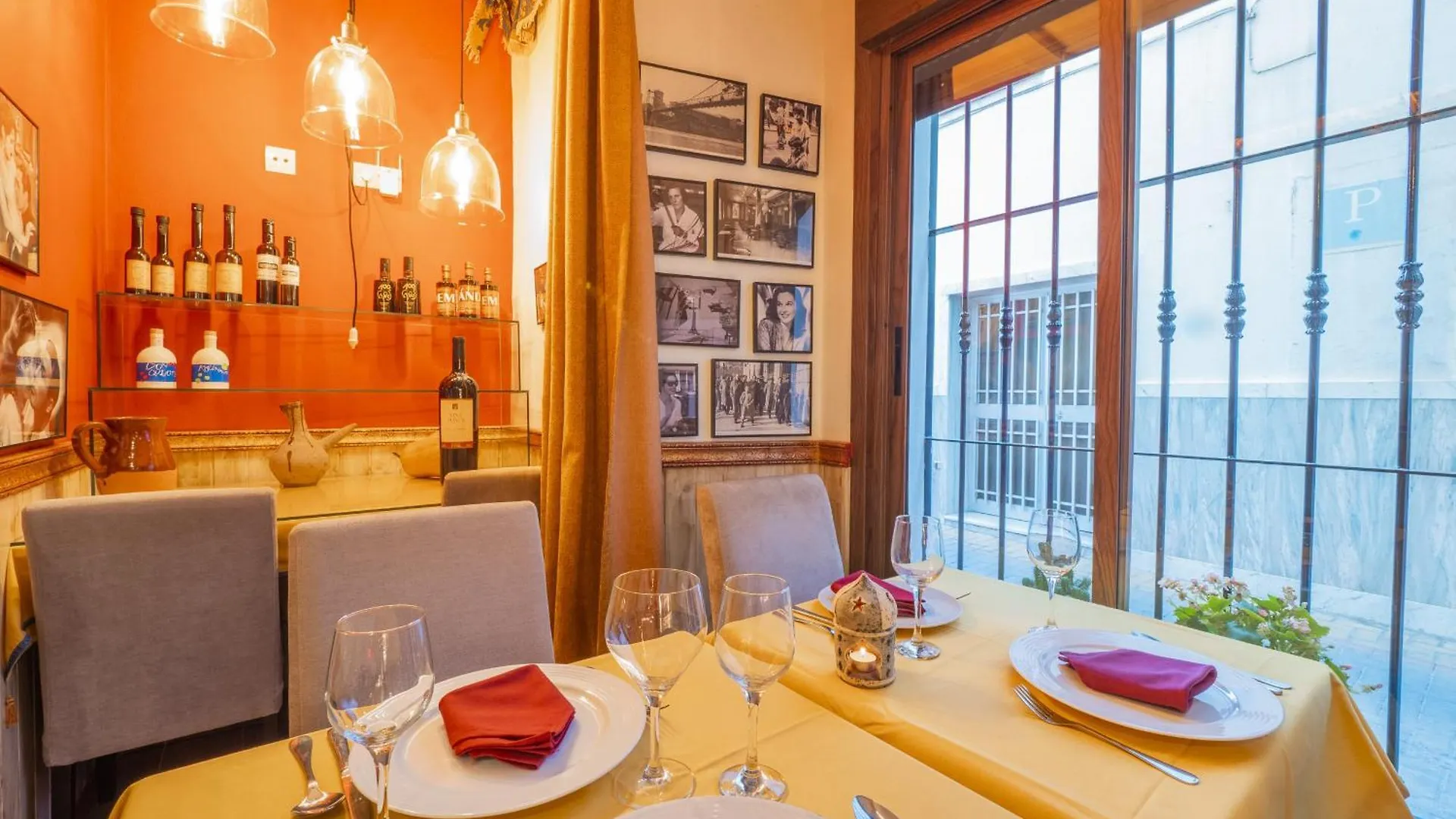Guest house Cubo'S Hostal La Plaza Room 102 With Breakfast Tolox